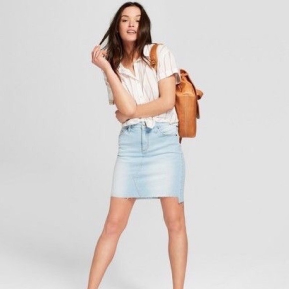 Universal Thread Denim Raw Hem Light Wash Jean Skirt Size 10/30